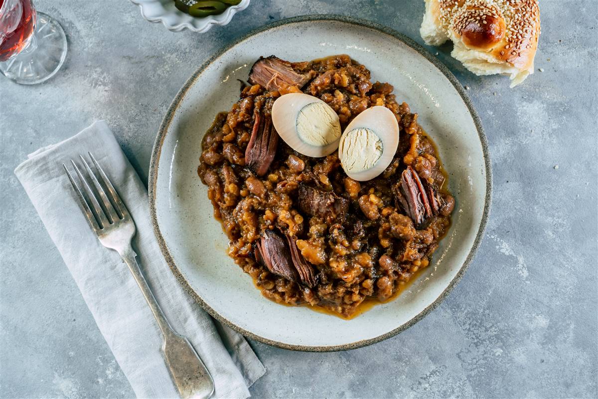 King's Meaty Cholent (Chamin)