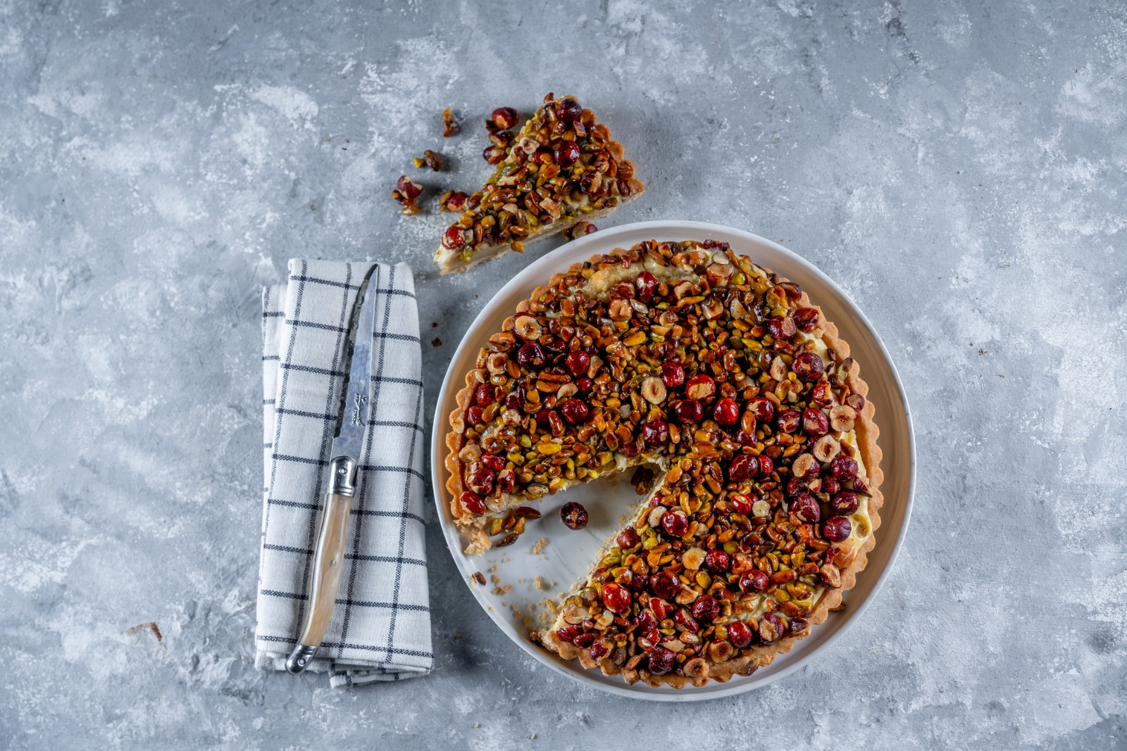 Large Nuts and Pecans Tart
